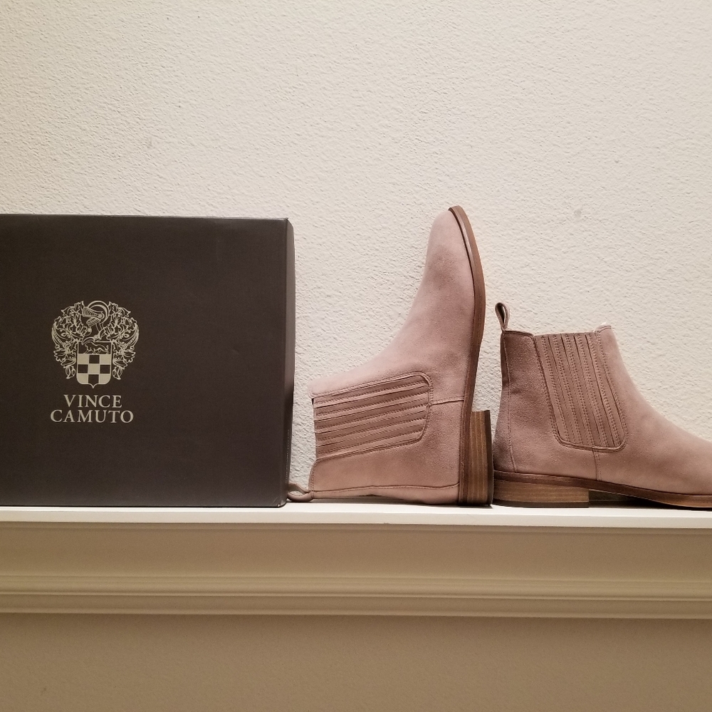 Vince Camuto Suede Boot Size 9.5M